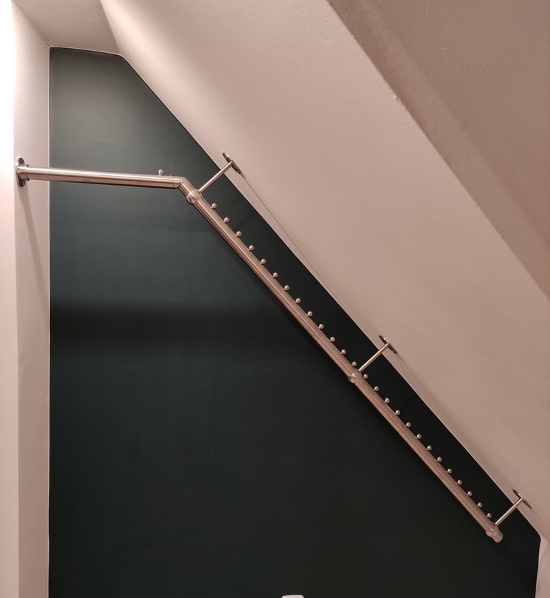 Kleiderstange Edelstahl Dachschräge